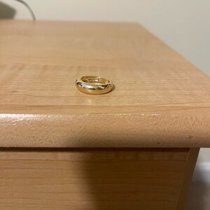 Elegant Gold Ring